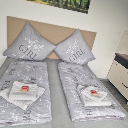 M&Bluxux Apartaments เครเฟลด์ ภายนอก รูปภาพ